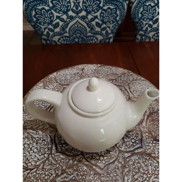 Rae Dunn Large Ceramic White TEA Pot New - Picture 6 of 7